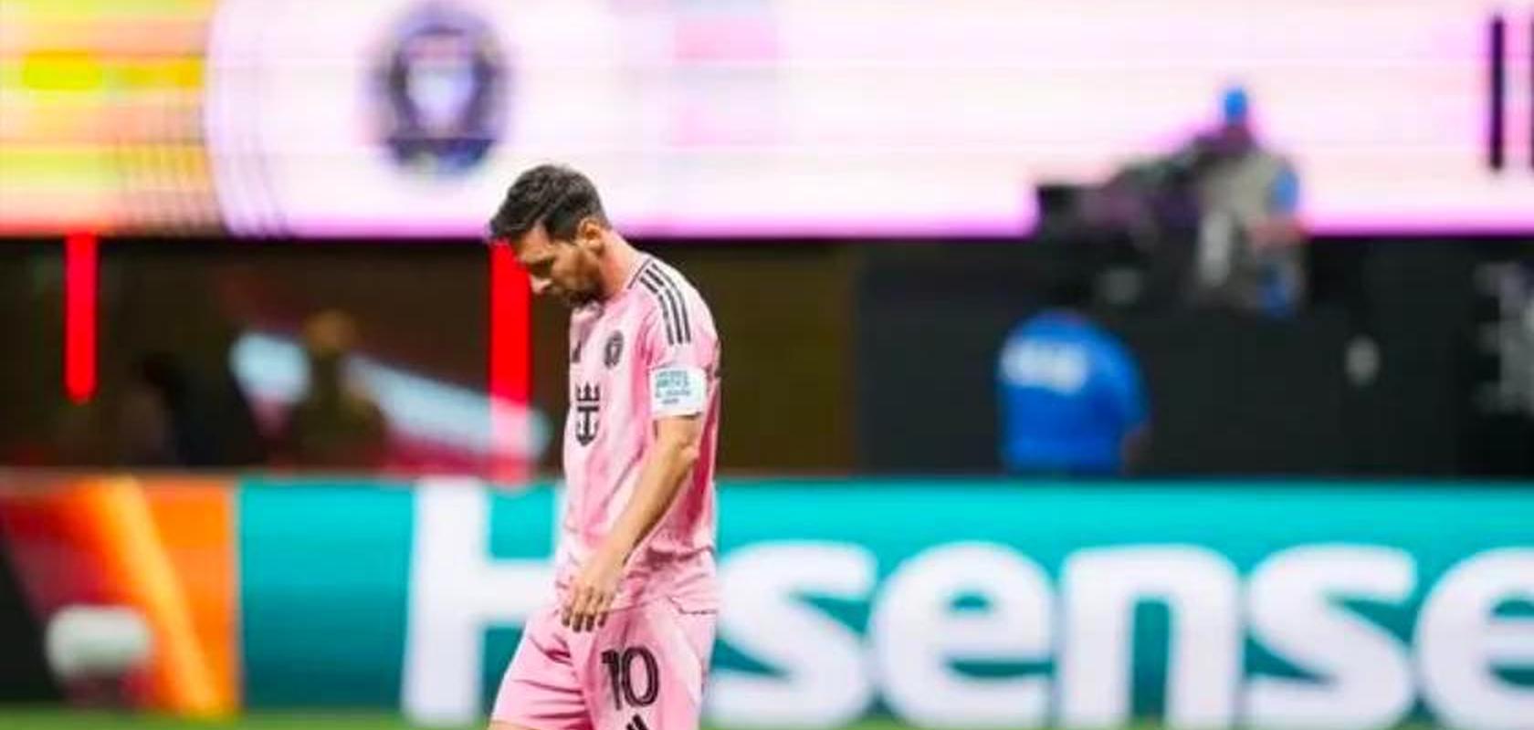 拜仁主场大捷，球员赛后激动庆祝胜利，希望更新网站.