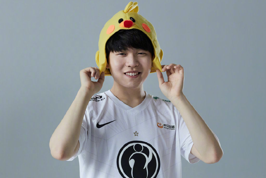 Rookie迎来七赛季高光表现，美国队球迷沸腾！的简单介绍