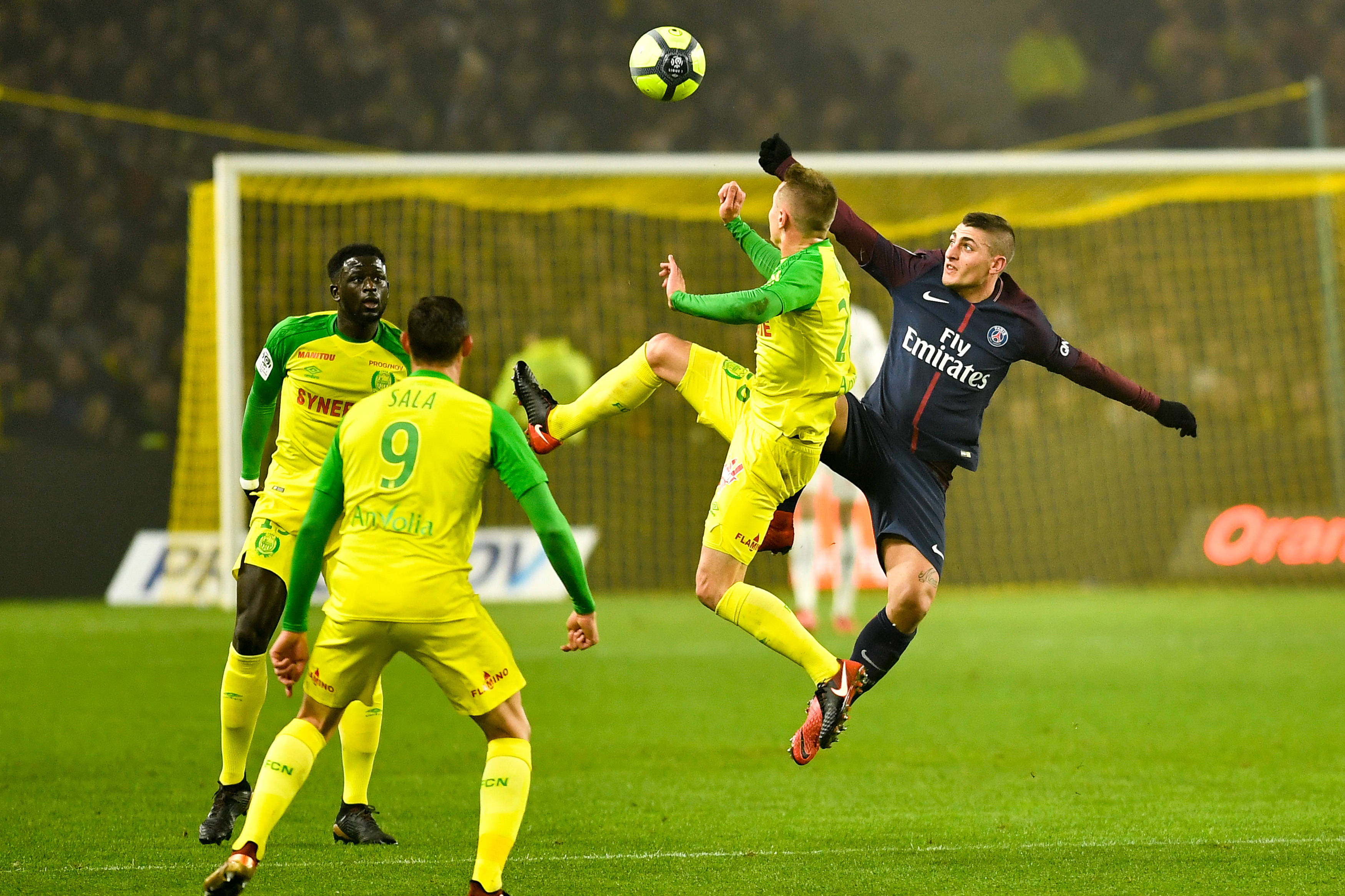 包含法甲今晨走向成谜；巴黎圣日耳曼调整名单；媒体盛赞；球探报告显示潜力的词条